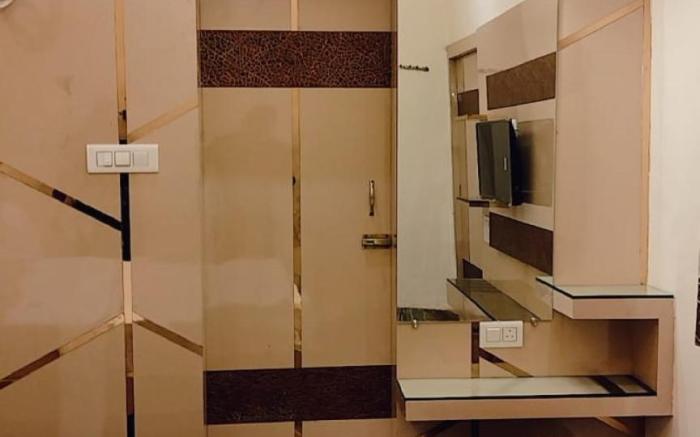 Shraddha hotel (Aligarh,UP)