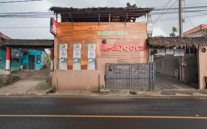 RedDoorz near Pantai Karang Hawu Pelabuhan Ratu
