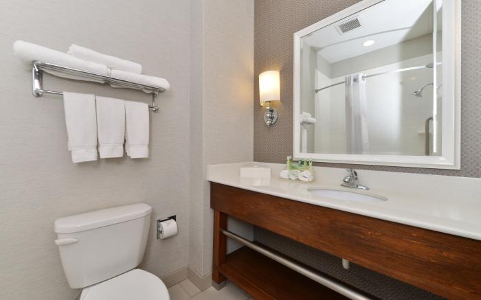 Holiday Inn Express Hotel & Suites Terre Haute By IHG