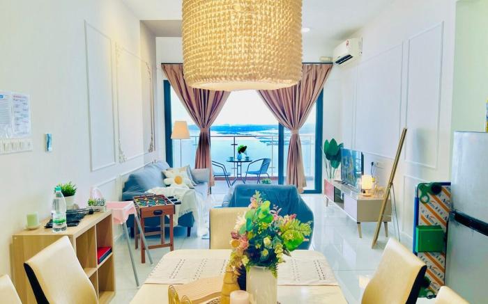 Bay Laurel 3 BR Seaview Paradise Coastal  8-12pax