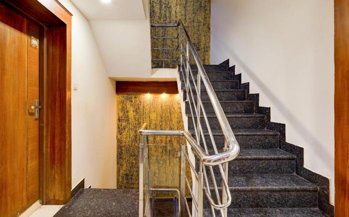 Hotel O Queen shell residency Vadapalani