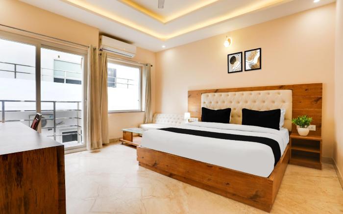 Super Townhouse Oak Tapovan