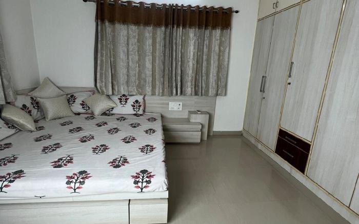 “Blue” home (Gold complex)- Luxurious flat Rajkot