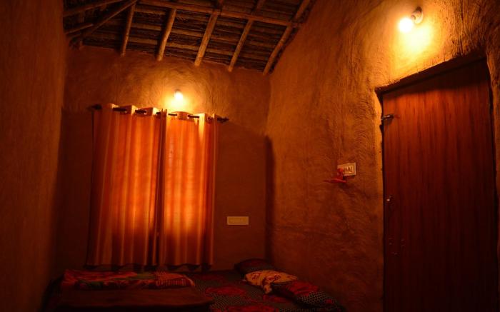 Cosmic Mud House Kanthalloor Homestay