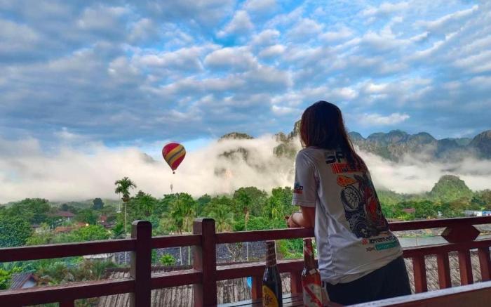 Vang Vieng Hana Mountainview Hotel & Travel)