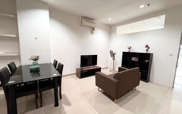 SS15 Courtyard | Above Mall | 1-Bedroom Suite #28 