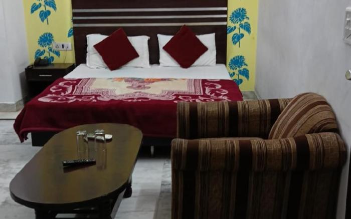 HOTEL  MANDAKINI PALACE