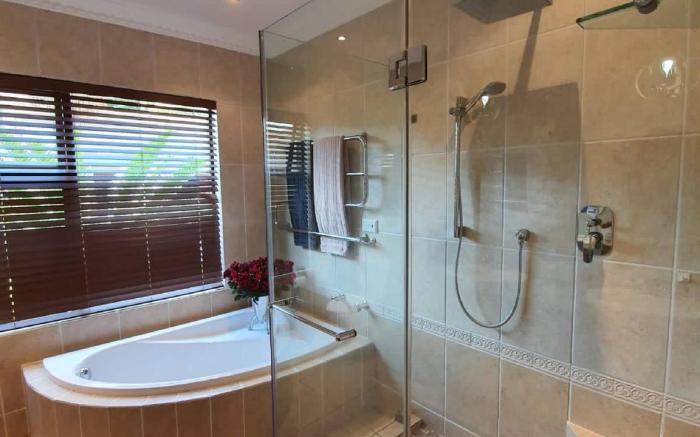Or Tambo Airport Holiday Home