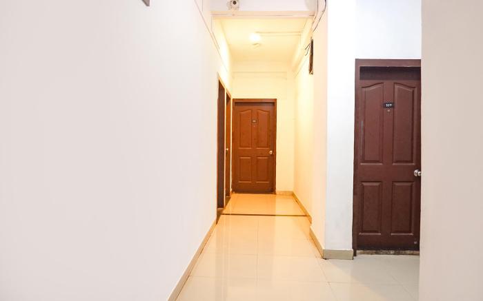 FabHotel Silver Key I - Nr. Aga Kha Palace