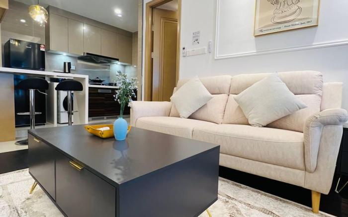 Stylish Luxe Studio unit R&F Seine Region by ANJU