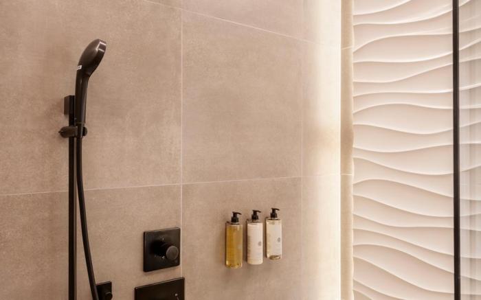 Sleepover – Lima Airport (the only in-terminal sleep pods)