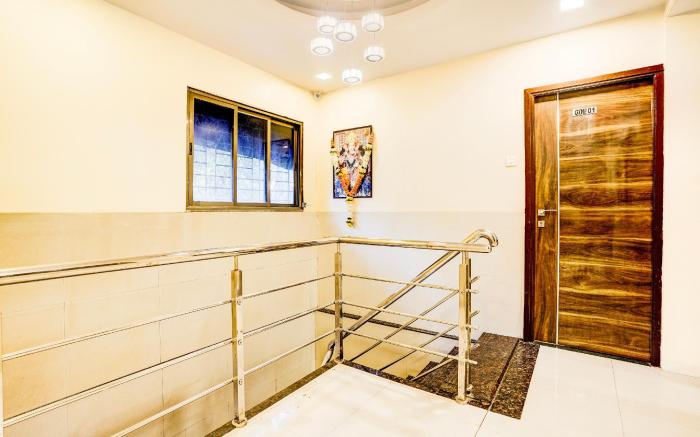 Super Collection O Airport Metro Andheri East