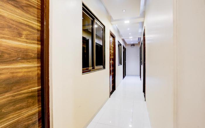 Super Collection O Airport Metro Andheri East