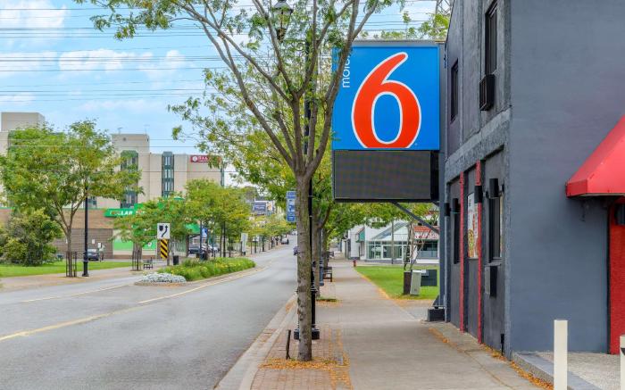 Motel 6 Niagara Falls, ON – Near the Falls