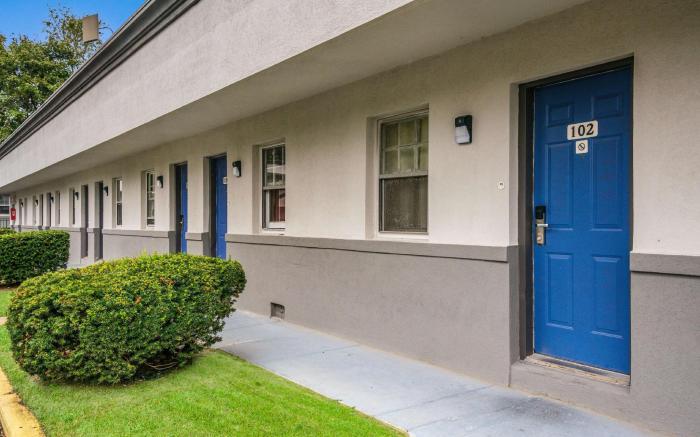 Motel 6 Tinton Falls, NJ - Neptune