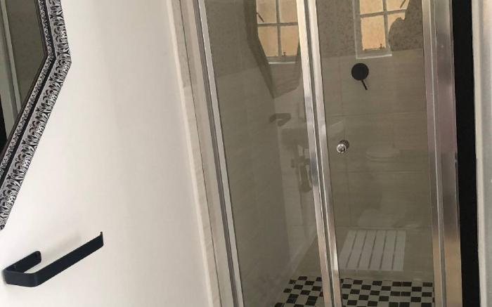 Charming Executive Studio, Solar power, WiFi