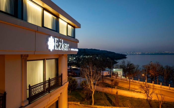 Ezkar Bathonea Art Istanbul
