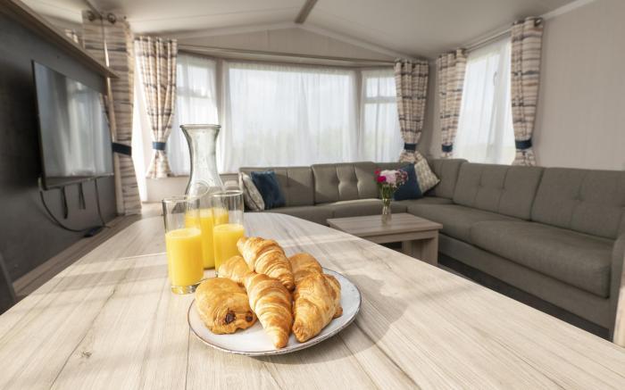 Sunsaver Caravan by Belvilla