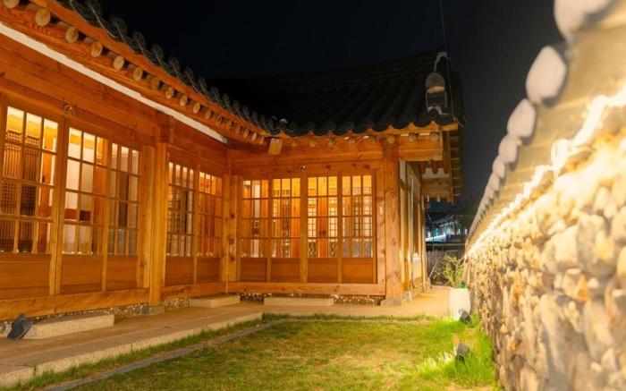 Gyeongju Woljeongheon Hanok Pension