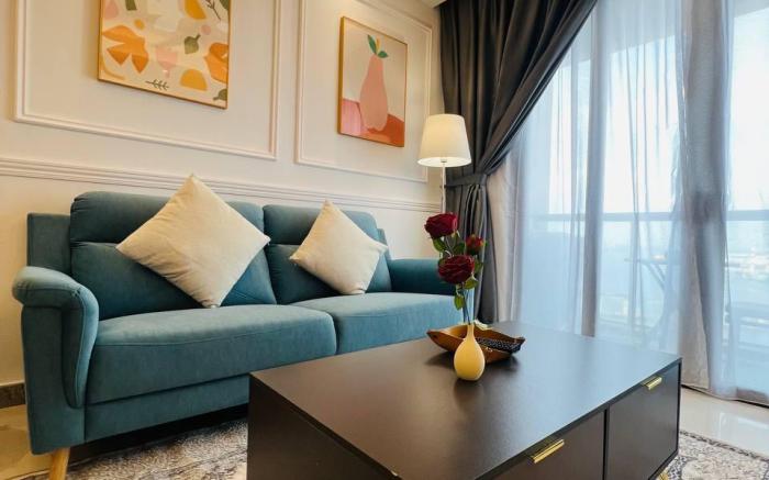 Delicate Seaview 1BRunit atR&F Seine Region byANJU