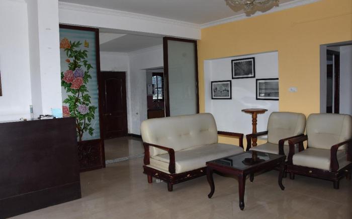 ELK HILL PALACE