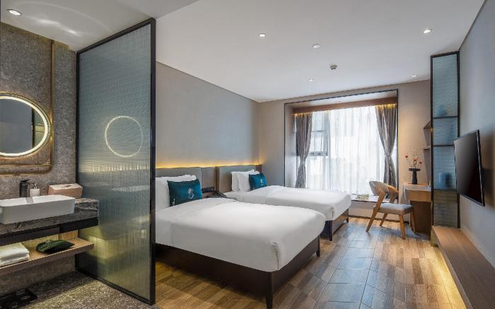 PERCENT HOTEL