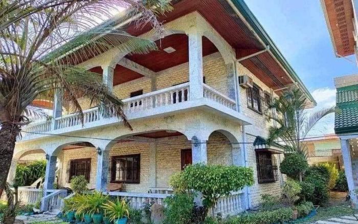 Cozy Villa with beach and pool access