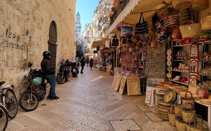 Quiet and stylish - Bari city center, minutes to station