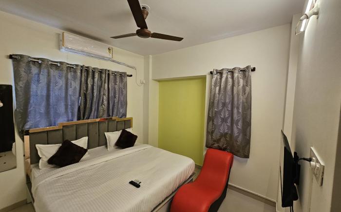Hotel Yellow House
