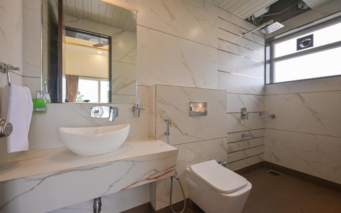 Lake Vista Manor 4BHK Villa with Infinity Pool