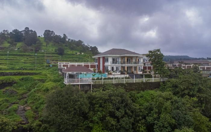 Lake Vista Manor 4BHK Villa with Infinity Pool