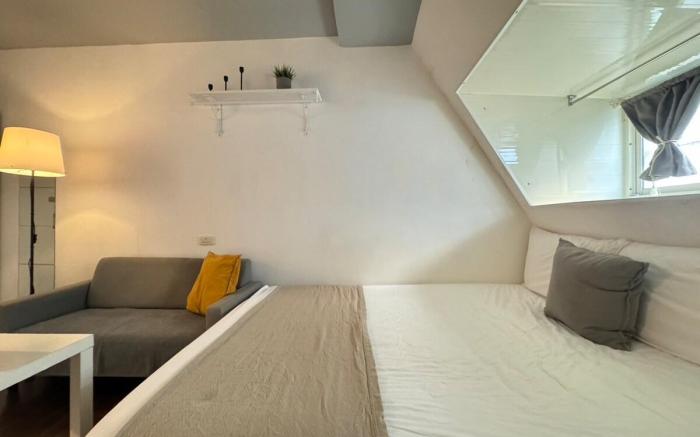 New! White House, 2 Minutes from Exit 1 of Ximen MRT (906)
