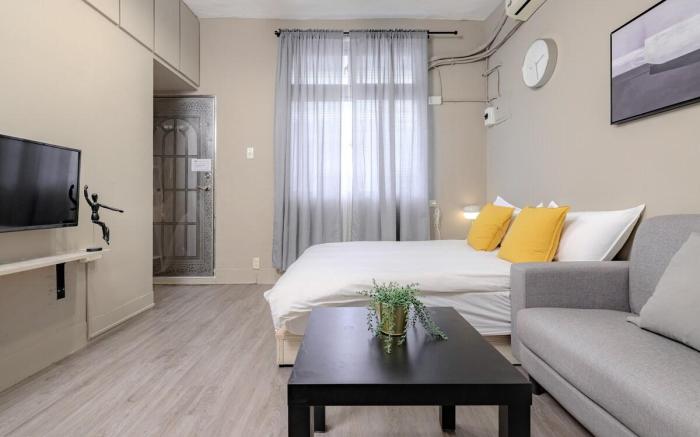 Taipei 101, 3 minutes from City Hall MRT Station (112)