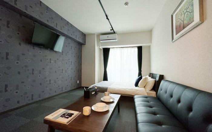 Beautiful 1 BR New Apt City Center for 3 Ppl