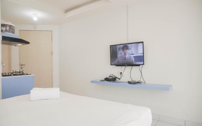 Homey Studio at Amethyst Apartment By Travelio