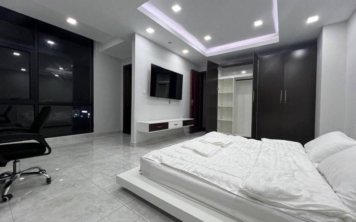 Private Floor Condo in the Heart of Phnom Penh!