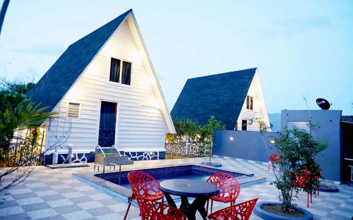 Gr8 hill pool villas