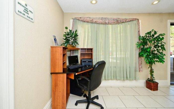 Manchester Heritage Inn & Suites