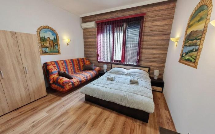 Central 1-BR Apartment