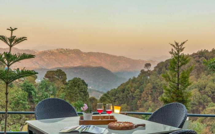 Alaya Stays Live Life 2BHK Apartment in Kasauli