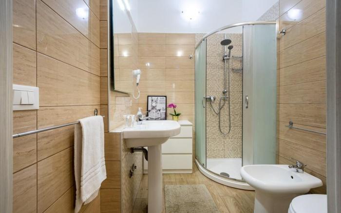 Pop art-inspired homey apartment | self check-in