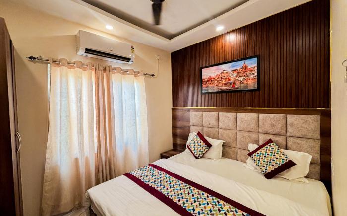 HOTEL VIA GANGA INN ! VARANASI ! FULLY AIR-CONDITIONED HOTEL AT PRIME LOCATION WITH ROOFTOP GANGES V