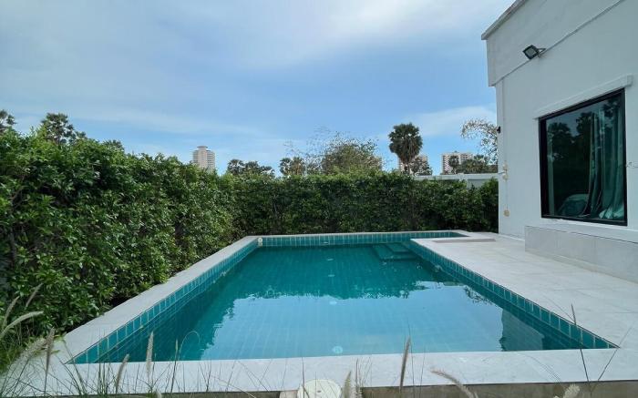 Villa Blanc Cha-Am Pool Villa Accommodation