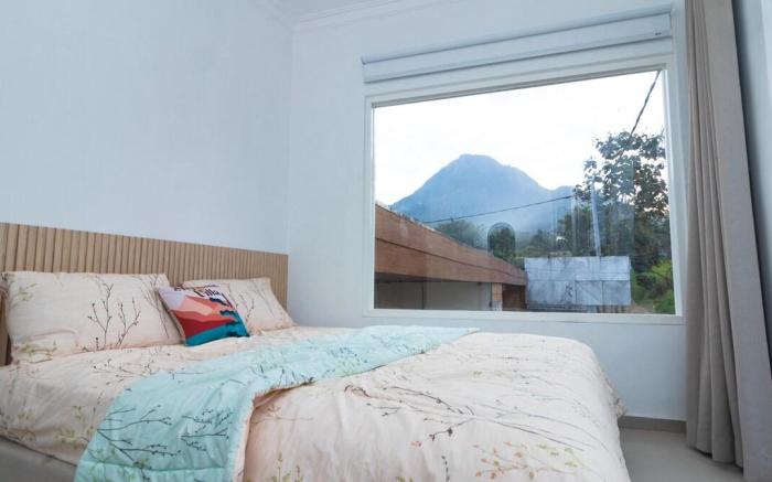 Villa Snyaman with Private Pool and Rooftop