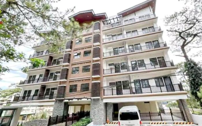 Chic and Sleek Studio at Brenthill Condominium 