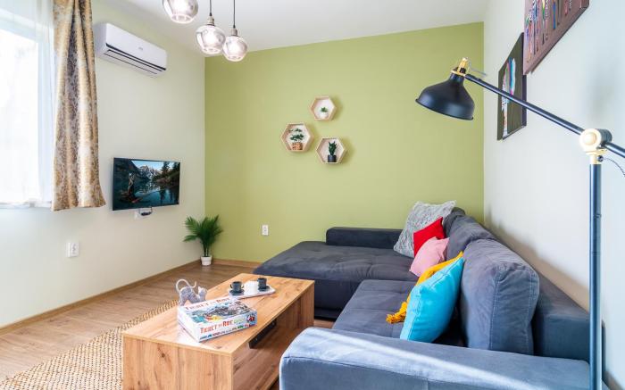 Madrid 2BDR w Free Parking near Metro/Serdika Mall