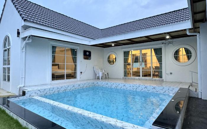 Luna Pool Villa Khonkaen 