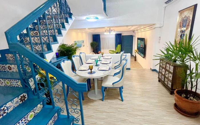 4-Bedroom Pool Villa in Central Bangkok, Near Nana, Near Asoke