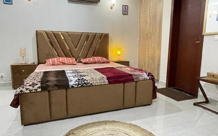 Comfy Studio in Gulberg Greens
