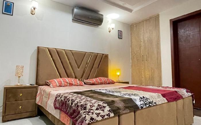 Comfy Studio in Gulberg Greens